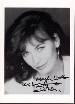 autograph_lesleyannedown02.jpg